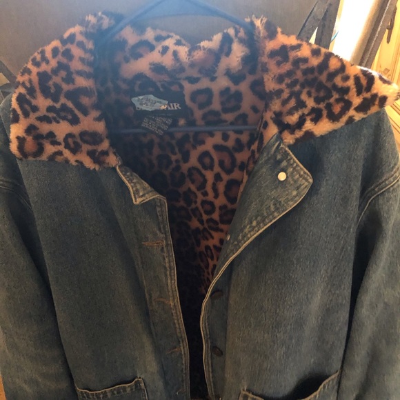 Beautiful leopard print denim jacket for sale!!! - Picture 2 of 8